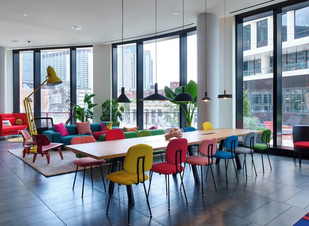 Imagen de los interiores del Hotel citizenM Boston Back Bay. Foto 11