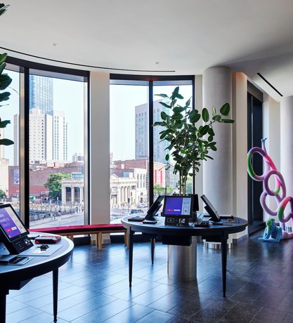 Imagen de los interiores del Hotel citizenM Boston Back Bay. Foto 13