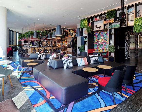 Imagen de los interiores del Hotel citizenM Boston Back Bay. Foto 15