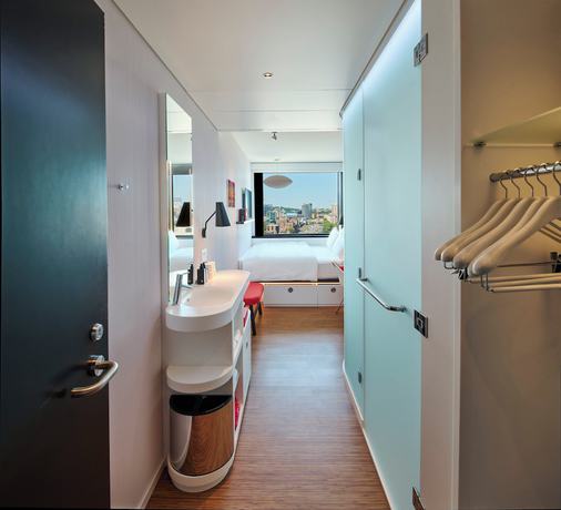 Imagen de la habitación del Hotel citizenM Boston Back Bay. Foto 6