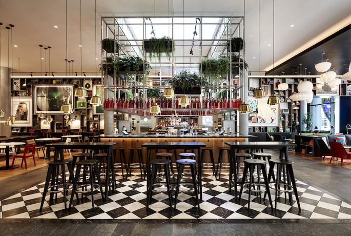 Imagen del bar/restaurante del Hotel citizenM Rome Isola Tiberina. Foto 2