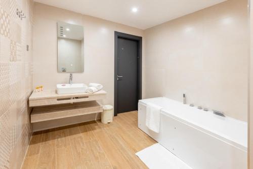 Imagen de la habitación del Hotel coast hotel. Foto 16