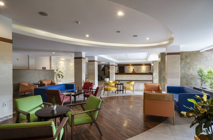 Imagen de los interiores del Hotel d'Nusa Beach Club and Resort. Foto 20