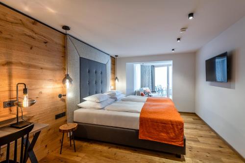 Imagen de la habitación del Hotel das Zw&ouml;lferhaus. Foto 6