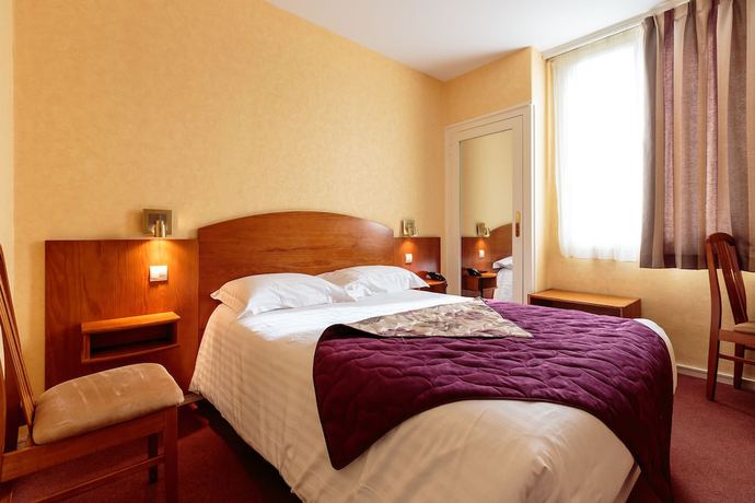 Imagen de la habitación del Hotel de Bordeaux, Clermont-Ferrand. Foto 6
