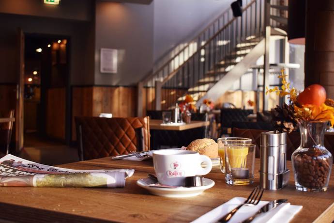 Imagen del bar/restaurante del Hotel de Borgh. Foto 7