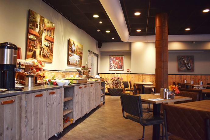 Imagen del bar/restaurante del Hotel de Borgh. Foto 9