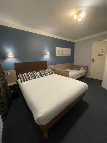 Imagen de la habitación del Hotel de Caen. Foto 7