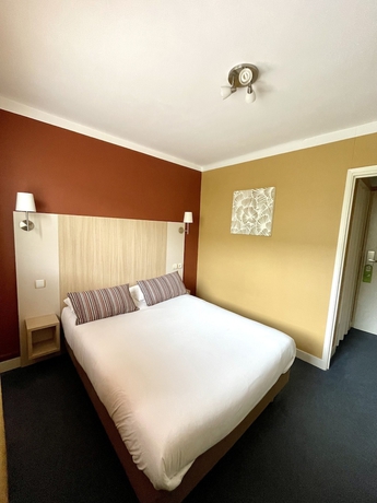 Imagen de la habitación del Hotel de Caen. Foto 13