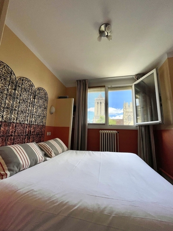 Imagen de la habitación del Hotel de Caen. Foto 15