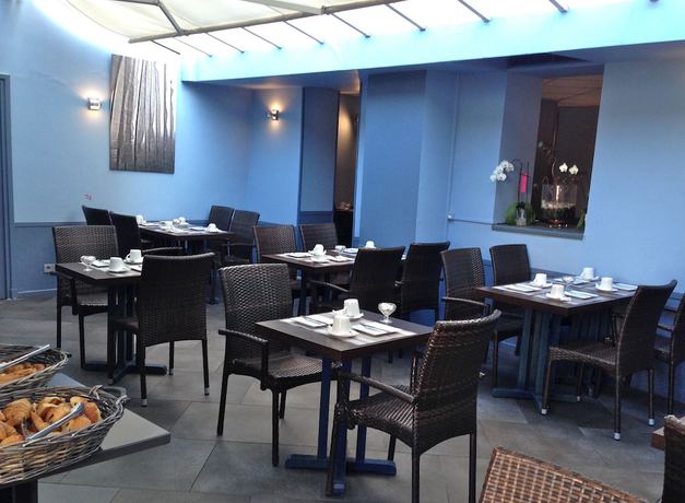 Imagen del bar/restaurante del Hotel de Flore, Saint Raphael. Foto 4