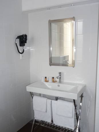 Imagen de la habitación del Hotel de Flore, Saint Raphael. Foto 17