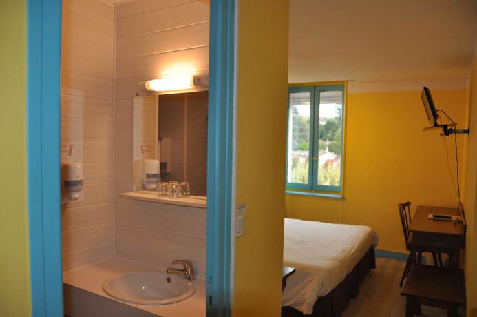 Imagen de la habitación del Hotel de France, La Tour-du-Pin. Foto 16