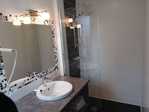 Imagen de la habitación del Hotel de France, Le Champ du Moulin. Foto 7
