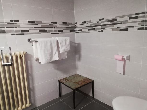 Imagen de la habitación del Hotel de France, Le Champ du Moulin. Foto 18