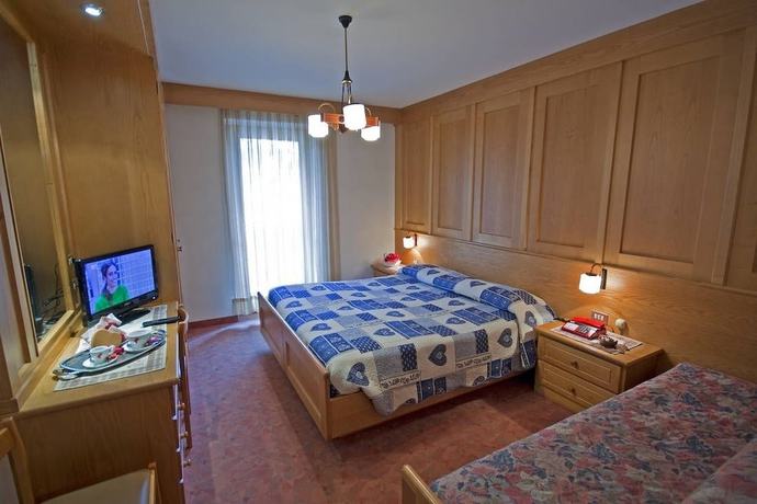 Imagen general del Hotel de Fr&ograve;nz. Foto 1