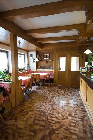 Imagen del bar/restaurante del Hotel de Fr&ograve;nz. Foto 6