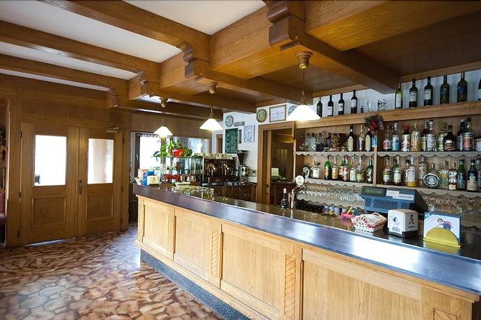 Imagen del bar/restaurante del Hotel de Fr&ograve;nz. Foto 7