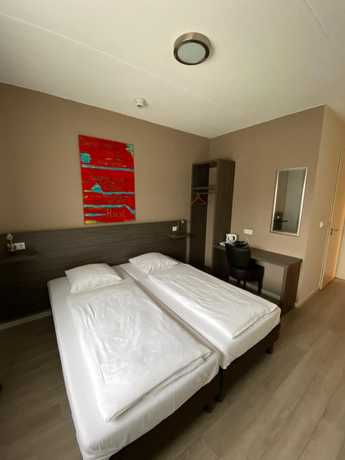 Imagen de la habitación del Hotel de Keizerskroon, Halfweg. Foto 16
