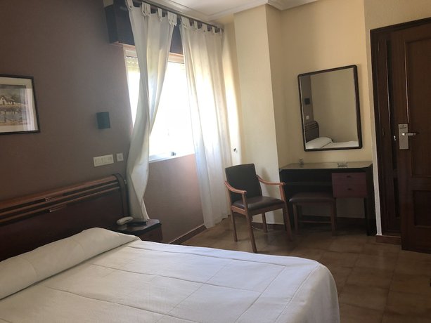 Imagen de la habitación del Hotel de La Paz, Murcia. Foto 14