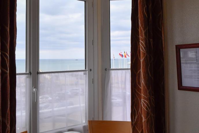 Imagen de la habitación del Hotel de Normandie, Arromanches les Bains. Foto 12