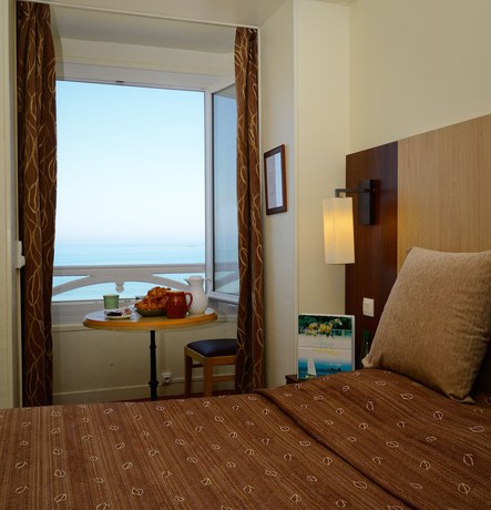 Imagen de la habitación del Hotel de Normandie, Arromanches les Bains. Foto 14