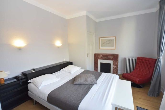 Imagen de la habitación del Hotel de Paris (Capdenac). Foto 7