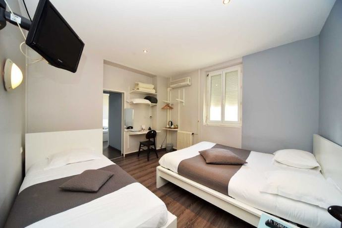 Imagen de la habitación del Hotel de Paris (Capdenac). Foto 9