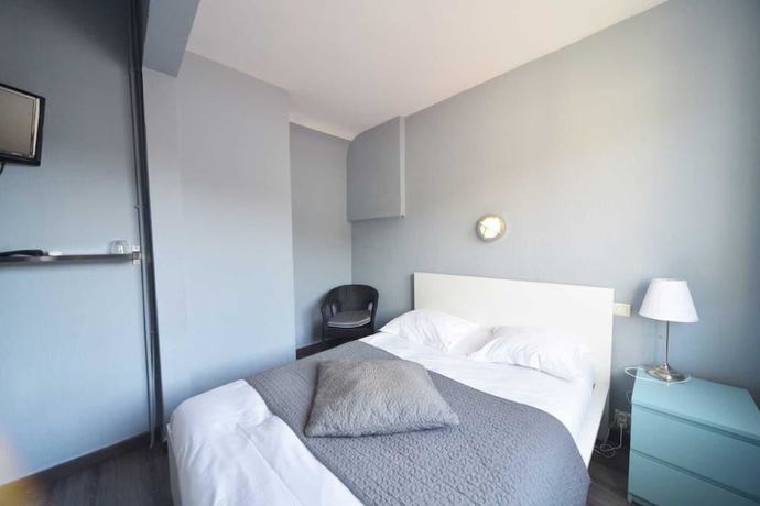 Imagen de la habitación del Hotel de Paris (Capdenac). Foto 12