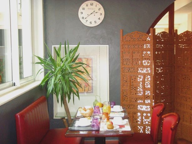 Imagen del bar/restaurante del Hotel de Rennes. Foto 2