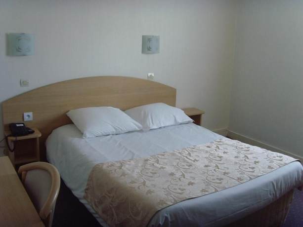 Imagen de la habitación del Hotel de Rennes. Foto 14