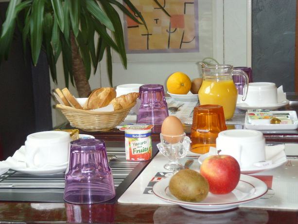 Imagen del bar/restaurante del Hotel de Rennes. Foto 4