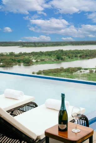 Imagen de la piscina del Hotel de Turistas Iquitos. Foto 11