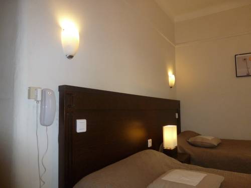 Imagen de la habitación del Hotel de Verdun. Foto 4