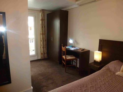 Imagen de la habitación del Hotel de Verdun. Foto 7