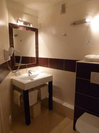 Imagen de la habitación del Hotel de Verdun. Foto 8