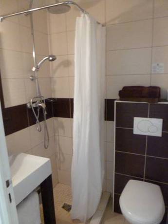 Imagen de la habitación del Hotel de Verdun. Foto 10