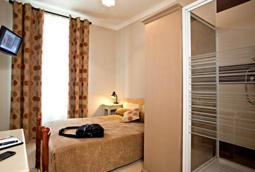 Imagen de la habitación del Hotel de Verdun. Foto 16