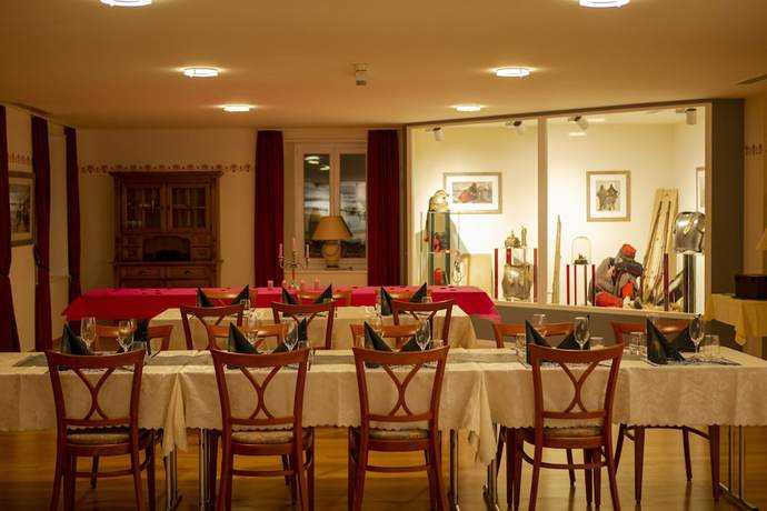 Imagen del bar/restaurante del Hotel de Ville, Les Verrières. Foto 4