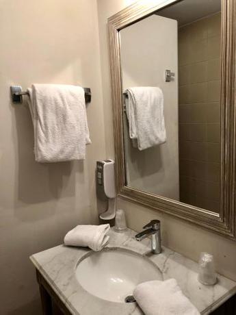 Imagen de la habitación del Hotel de la Bourse, Mulhouse Gare, Sure Hotel Collection by Best Western. Foto 5