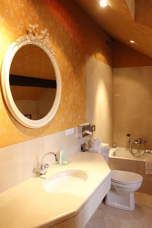 Imagen de la habitación del Hotel de la Bretonnerie. Foto 5