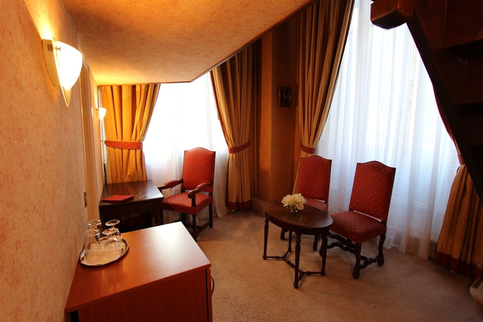 Imagen de la habitación del Hotel de la Bretonnerie. Foto 8