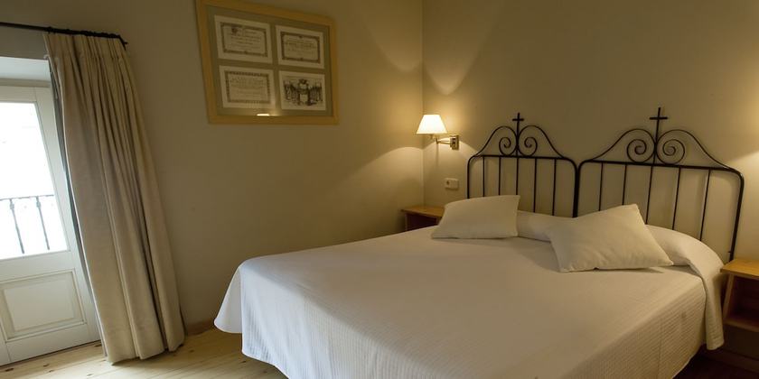 Imagen de la habitación del Hotel de la Font. Foto 7