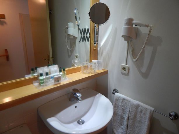 Imagen de la habitación del Hotel de la Font. Foto 16