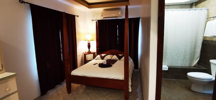 Imagen de la habitación del Hotel de la Fuente. Foto 11