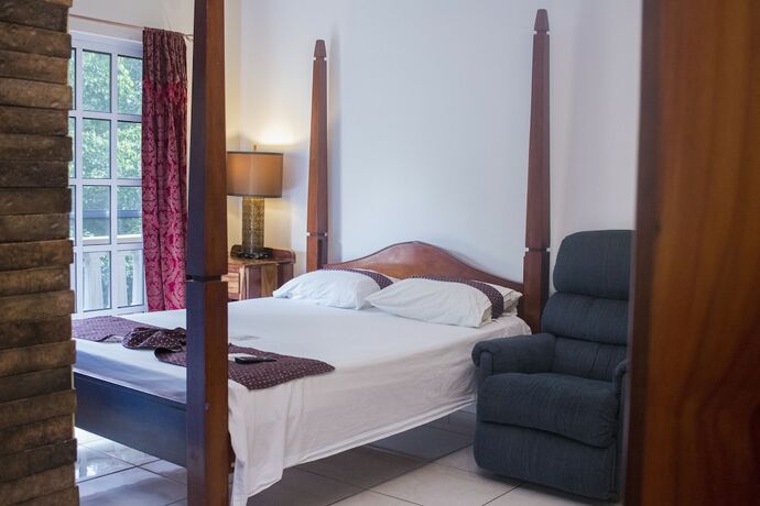 Imagen de la habitación del Hotel de la Fuente. Foto 17