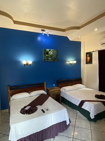 Imagen de la habitación del Hotel de la Fuente. Foto 18