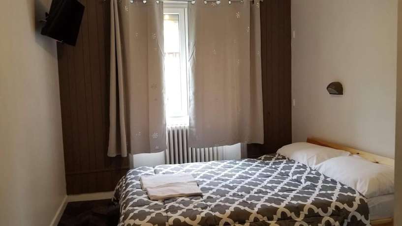 Imagen de la habitación del Hotel de la Gare, Modane. Foto 5