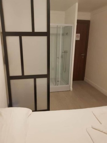 Imagen de la habitación del Hotel de la Gare, Modane. Foto 12