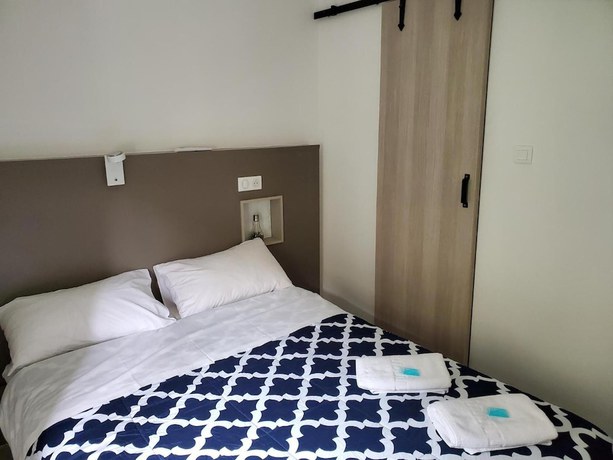 Imagen de la habitación del Hotel de la Gare, Modane. Foto 19
